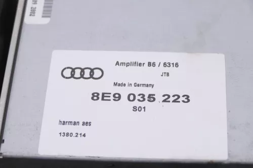 Audi A4 8E B6 Avant Kombi Subwoofer 8E9035382 03S Lautsprecher Bassbox Bose (145960)