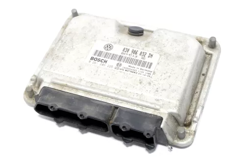 VW Lupo 6X Steuergerät  1,0 37kw 50 PS AUC Motor 030906032DN