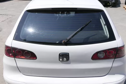 Seat Ibiza 6L Heckklappe Klappe hinten weiß LB9A mit Scheibe -GROßE DELLE !!!