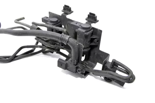 VW Amarok Magnetventil Magnetventilblock Halter 2H0131563J Schlauch Set
