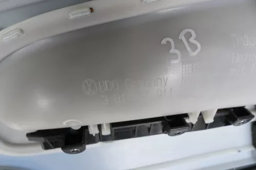 1x Passat 3B Türverkleidung Verkleidung Tür vorne links schwarz (147093)