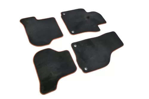 4x Original VW Golf 5 und Plus 5M Fußmatten Fußmatte vorne links rechts hinten (147263)