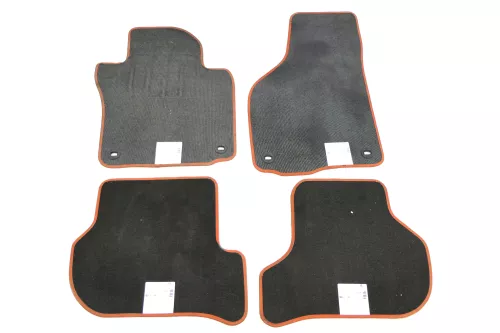 4x Original VW Golf 5 und Plus 5M Fußmatten Fußmatte vorne links rechts hinten (147263)