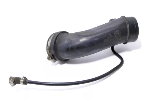 VW Passat 3B Audi A4 B5 Rohr Verbindungsrohr Schlauch 74kw AHL ADP ARM ANA 101PS (147282)