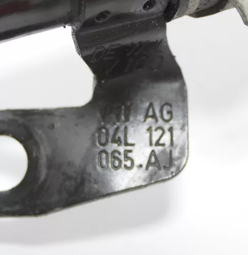 Audi Q7 4L Kühlrohr Rohr Leitung 04L121065AJ Wasserschlauch Wasserrohr (147389)