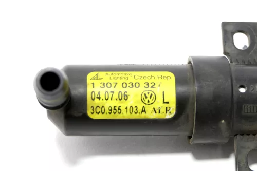 VW Passat 3C Düse Scheinwerferreininungsanlage 3C0955103A SWR Wischwasser links (147393)