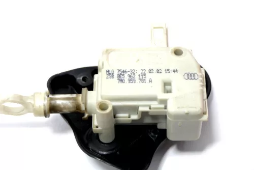 A4 B6 8E Limousine Heckschloß Betätigung Heckklappe Stellmotor 8E5962115B (147958)