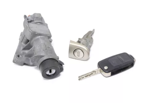 Skoda Octavia 1U Schloßsystem Türschloß 1x Funk Schlüssel Schloß Zündschloß Tür