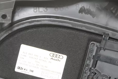 Audi A3 8L Abdeckung Verkleidung Kofferraum hinten rechts Seite schwarz soul (148352)