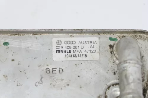 VW Golf Passat Caddy Ölkühler Halter 02E409061D TDI (148465)