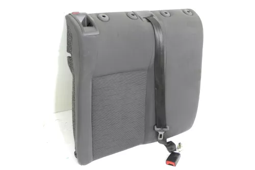 VW Golf 5 V Sitz hinten rechts Rückbank Rücksitzbank Lehne mit Gurt (148962)