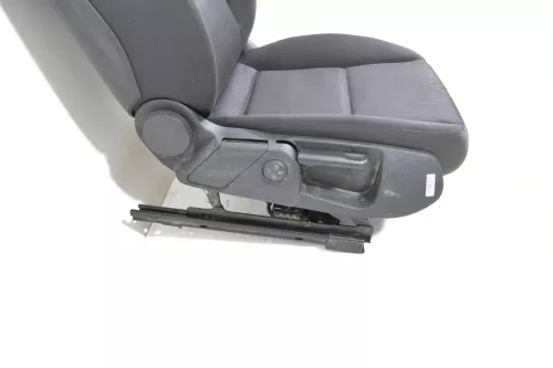Audi A4 8E B7 auch Kombi Sitz vorne rechts Beifahrersitz 4/5-Türer Sitzheizung (149037)