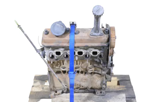 VW T4  Motor 1X  60PS 199.000km(OHNE Einspritzpumpe OHNE Turbo etc (149160)