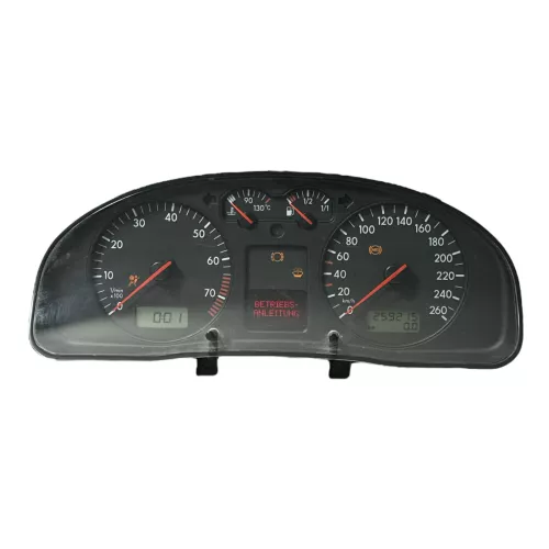 VW Passat 3B Tacho Tachometer Kombiinstrument 259.000km 3B0920822 Benziner