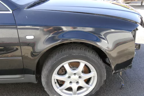 Audi A6 4B Kotflügel vorne rechts schwarz LY9B (bis ca.Mitte 2001passend