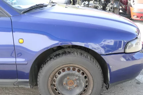Audi A4 B5 (bis caMitte1999 Bild vergleic) Kotflügel vorne rechts blau LZ5K