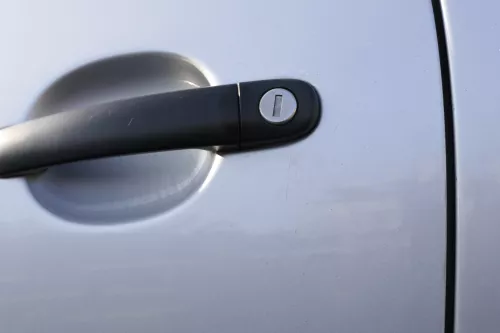 VW Polo 9N 9N3 Tür vorne links Fahrertür 2/3-Türer silber LA7W reflexsilber (150232)