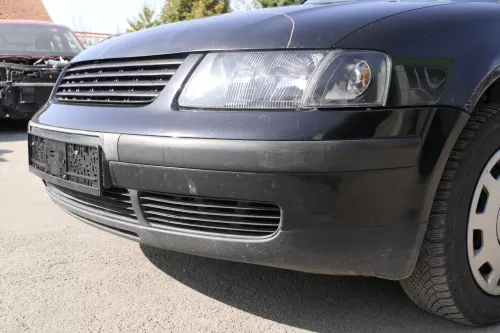 VW Passat 3B Stoßstange vorne Frontstoßstange Stoßfänger schwarz LC9Z Grill (150258)