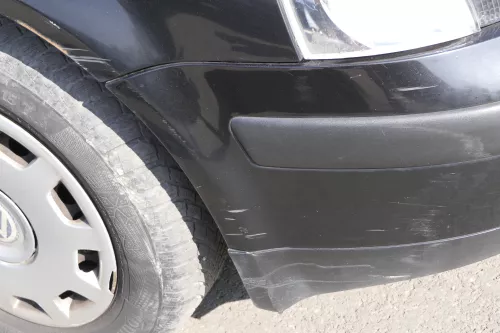 VW Passat 3B Stoßstange vorne Frontstoßstange Stoßfänger schwarz LC9Z Grill (150258)