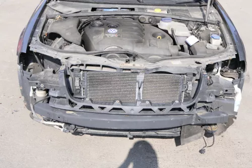 VW Passat 3BG Schloßträger für Klimaanlage Klima Kondensator TDI& Benz 4Zylinder