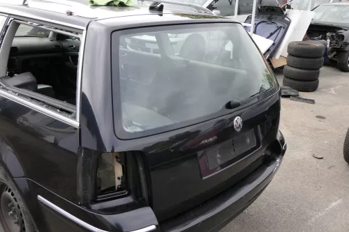 Passat 3BG Kombi Variant Heckklappe Klappe Kofferraumklappe schwarz LC9Z (150650)