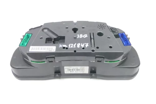 VW Passat 3BG Tacho Tachometer Kombiinstrument 121.000km 3B0920827A Diesel TDI (150899)