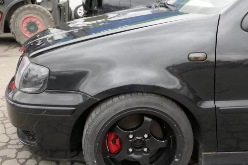 VW Polo 6N2 Kotflügel vorne links schwarz LC9Z (bis auf den Schweller 6N0821021H