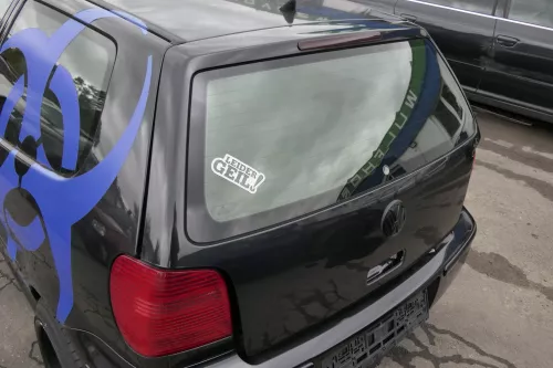 VW Polo 6N2 Heckklappe Klappe hinten Kofferraumklappe schwarz LC9Z Scheibe (150936)