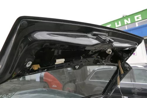 VW Polo 6N2 Heckklappe Klappe hinten Kofferraumklappe schwarz LC9Z Scheibe (150936)