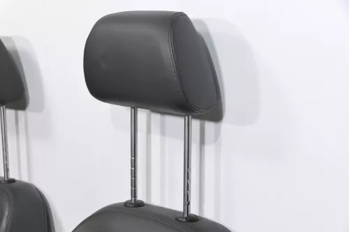 Skoda Octavia 1Z Sitz vorne links oder rechts Kopfstütze Kopfstützen Leder schwa