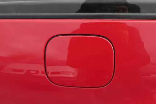 VW Golf 4 Variant Kombi Tankdeckel Deckel Tank Tankverschluß rot LY3D tornardoro