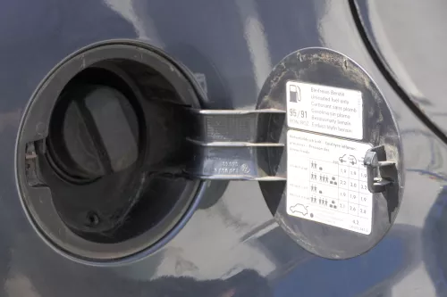 VW Golf 4 Limousine Tankdeckel Deckel Tank Tankverschluß Grau blu anthrazit LC7V (151600)