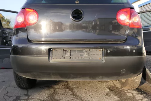 VW Golf 5 1K Limousine Stoßstange hinten Heckstoßstange schwarz LC9Z PDC blackme