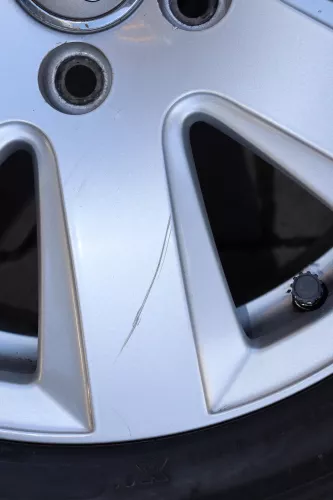 Audi A6 4F Alufelgen Reifen 225/55 R16 99H Felgen Winterreifen 4F0601025AN 5-8mm (151830)