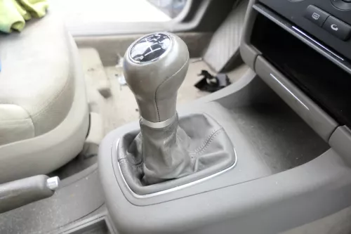 Audi A3 8L Schaltknauf Schalthebel Schalthebelgriff Leder 6-Gang beige jive (151988)