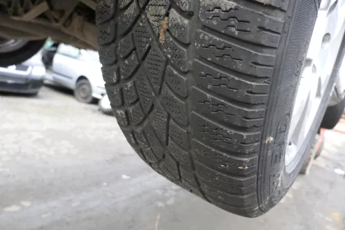 Audi A4 8E A6 4B Alufelgen 225/55 R16 99H Winterreifen Reifen Felgen 4-7mm Autec (152174)