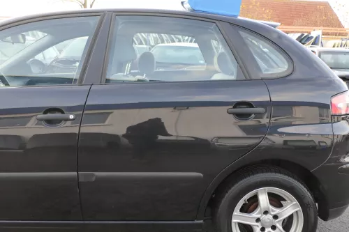 Seat Ibiza 6L Tür 4/5-Türer hinten links schwarz LC9Z blackmagi- ohne Anbauteile
