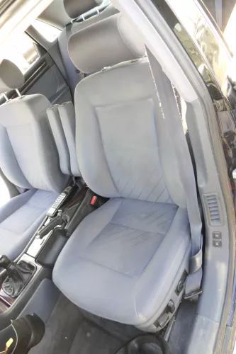 Audi A8 4D Sitz Fahrersitz vorne links elektrisch verstellbar aquablau