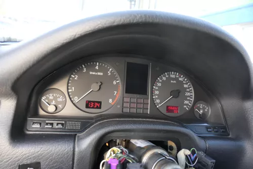 Audi A8 4D Tacho Tachometer Kombiinstrument 196.000km Benziner 4D0919033T