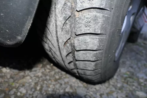 Audi A4 8E A6 4B Alufelgen 195/65 R15 91T Winterreifen Reifen 4-6mm 8E0601025 (152391)