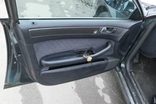 Audi A6 4B Türverkleidung Verkleidung Tür vorne +hinten links und rechts 152605 (152605)