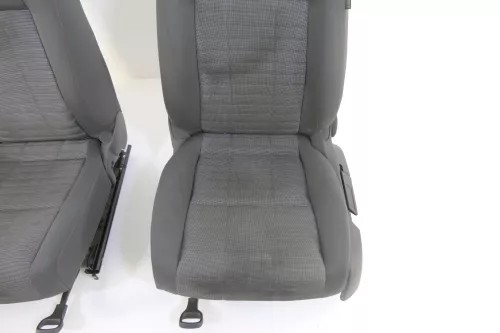 VW Caddy 3 2k Sitz Fahrersitz vorne links  rechts Beifahrersitz beide Sitze Goal (152611)