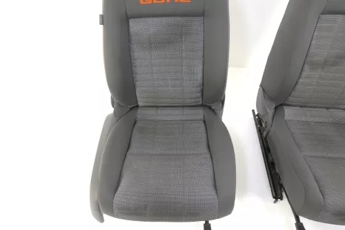 VW Caddy 3 2k Sitz Fahrersitz vorne links  rechts Beifahrersitz beide Sitze Goal (152611)
