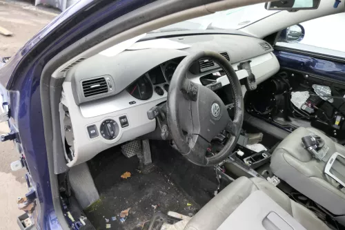 VW Passat 3C Armaturenbrett schwarz OHNE Anbauteile grau classicgrey (152623)