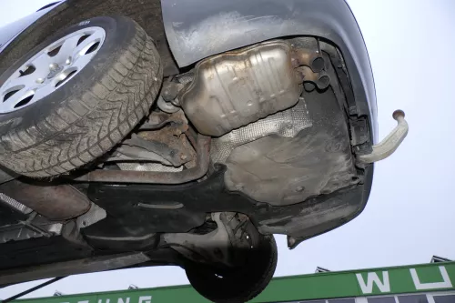 Audi A4 8E B6 Auspuff Endschalldämpfer Endtopf + Mittelschalldämpfer 1,9 TDI AVF