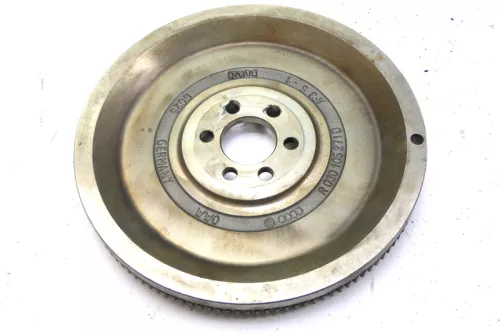 VW Golf 5 6 Schwungrad Schwungscheibe 1.6 036105269M BSE BSF + Druckplatte