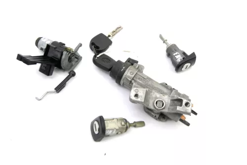 VW Polo 9N 9N3 Schloßsystem 2x Tür Heckschloß 2xSchlüssel Schloß Zündschloß