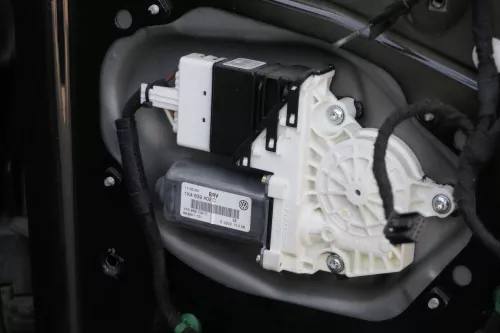 VW Golf 5 ektrischer Fensterheber Motor hinten rechts 1K4839402C 1K0959704F L03
