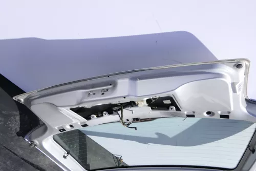 VW Lupo 6X Heckklappe Klappe Kofferraumklappe Scheibe silber LR7X (155579)