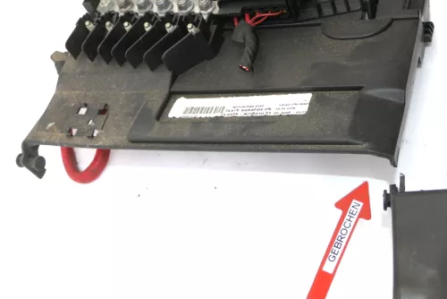 VW Polo 9N 9N3 Ibiza Kasten Abdeckung Batterie Sicherungsträger Sicherung (155621)